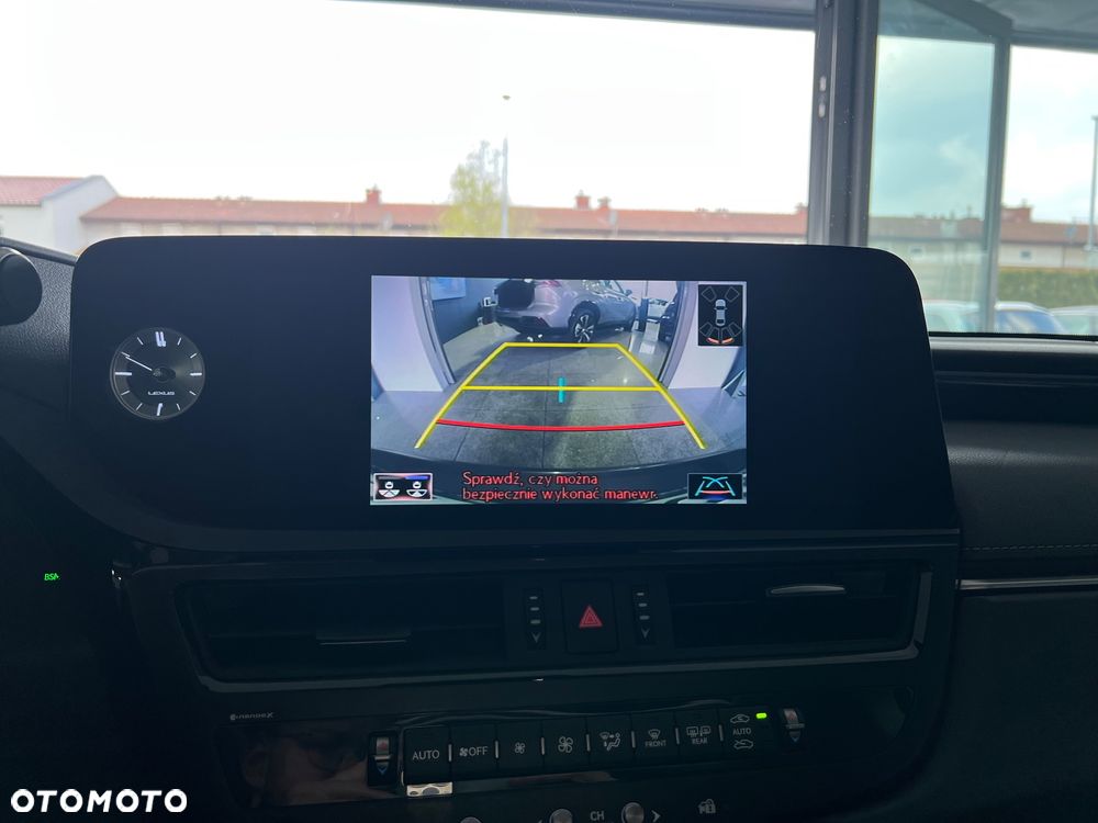 Lexus ES 300h Business Edition + - 30