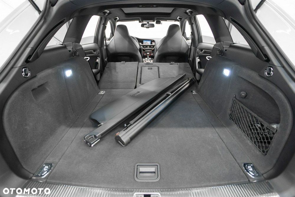 Audi RS4 Avant Avant S tronic - 24