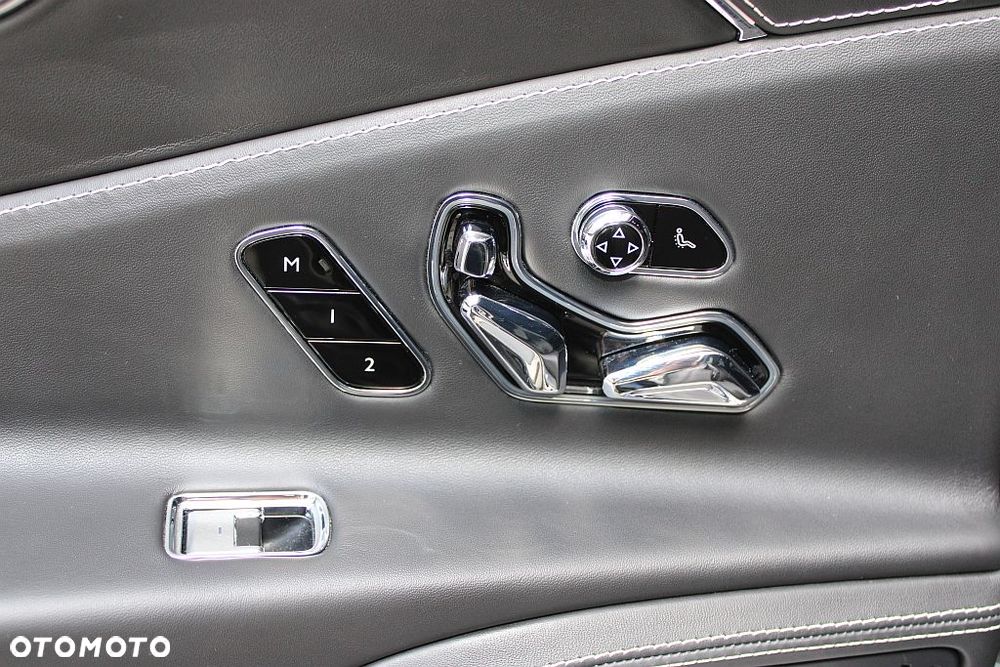 Bentley Flying Spur - 37