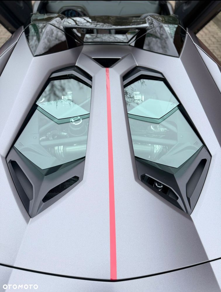Lamborghini Aventador - 18