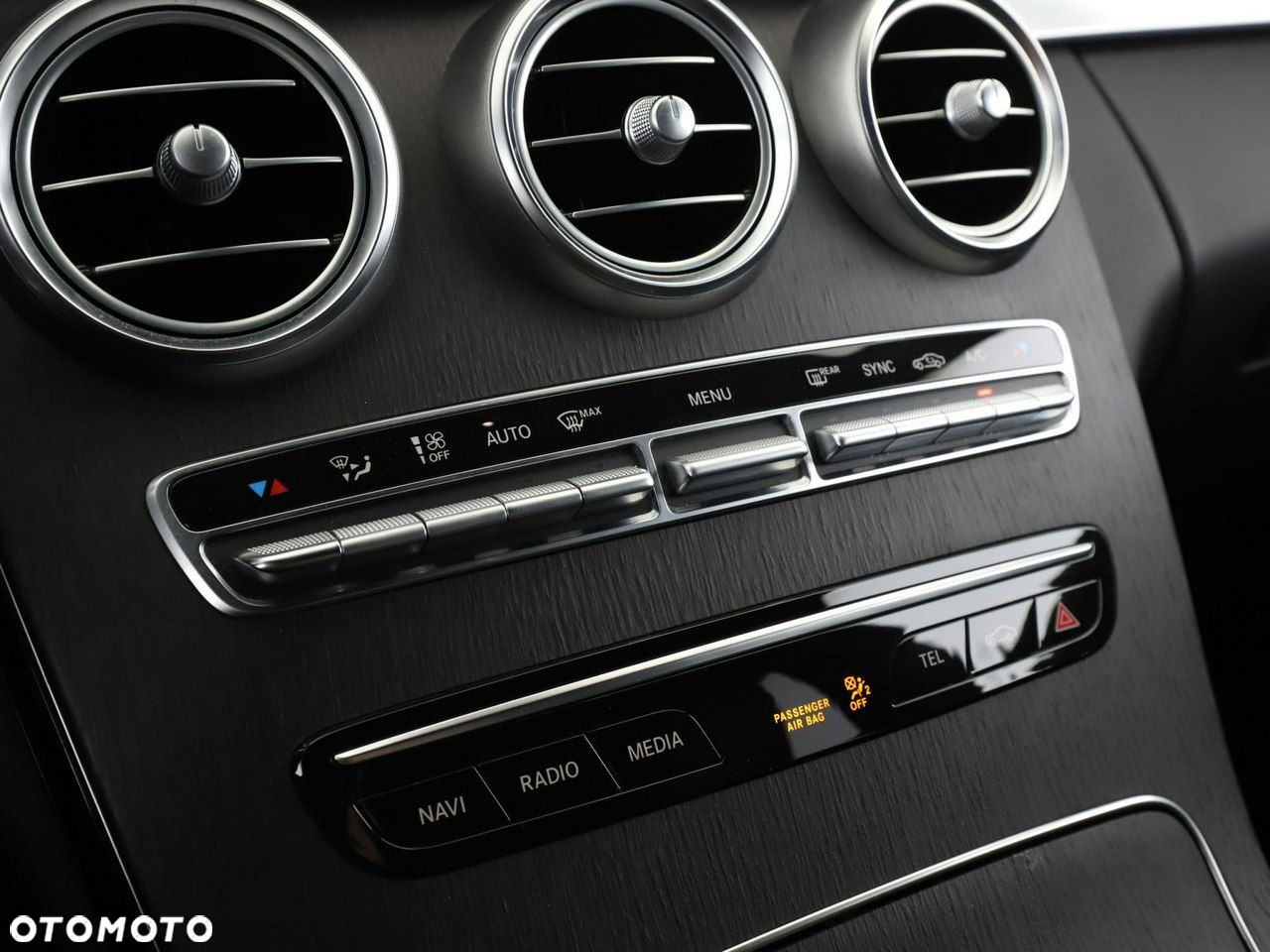 Mercedes-Benz Klasa C 300 d T 4Matic 9G-TRONIC AMG Line - 29
