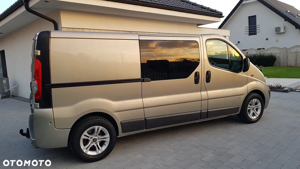 Opel Vivaro ver-2-0-tdci-titanium - 3