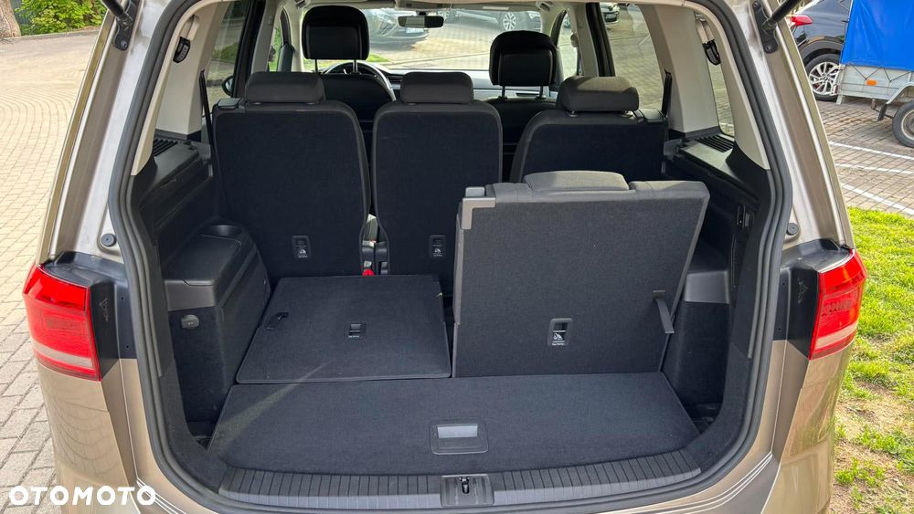 Volkswagen Touran 2.0 TDI BMT Comfortline - 12