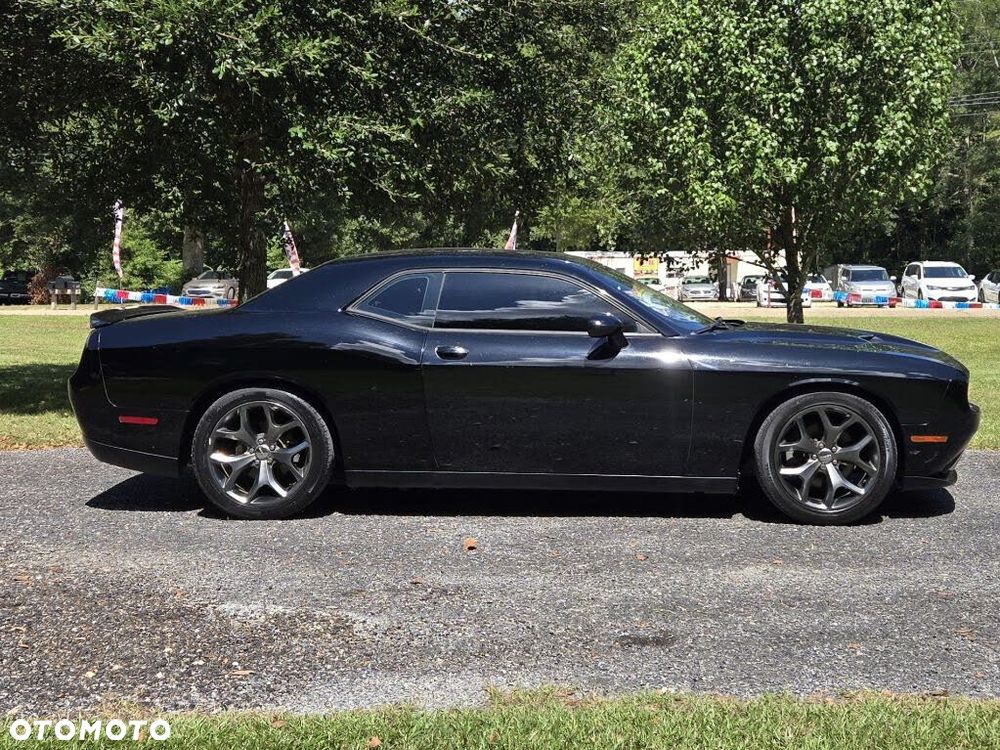 Dodge Challenger - 5