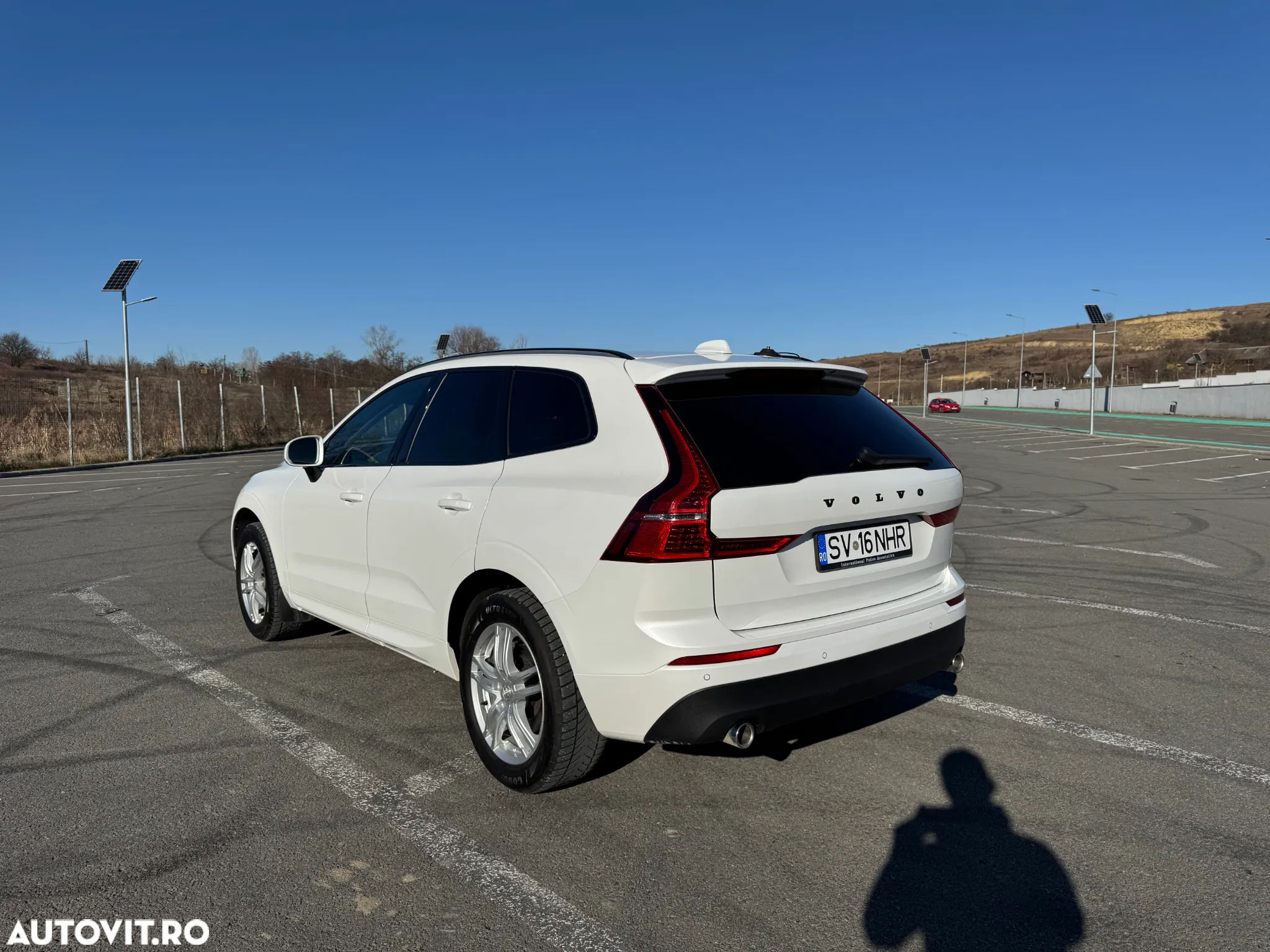 Volvo XC 60 B4 MHEV AWD Momentum - 5