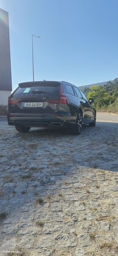 Volvo V60 2.0 T8 AWD TE R-Design - 3