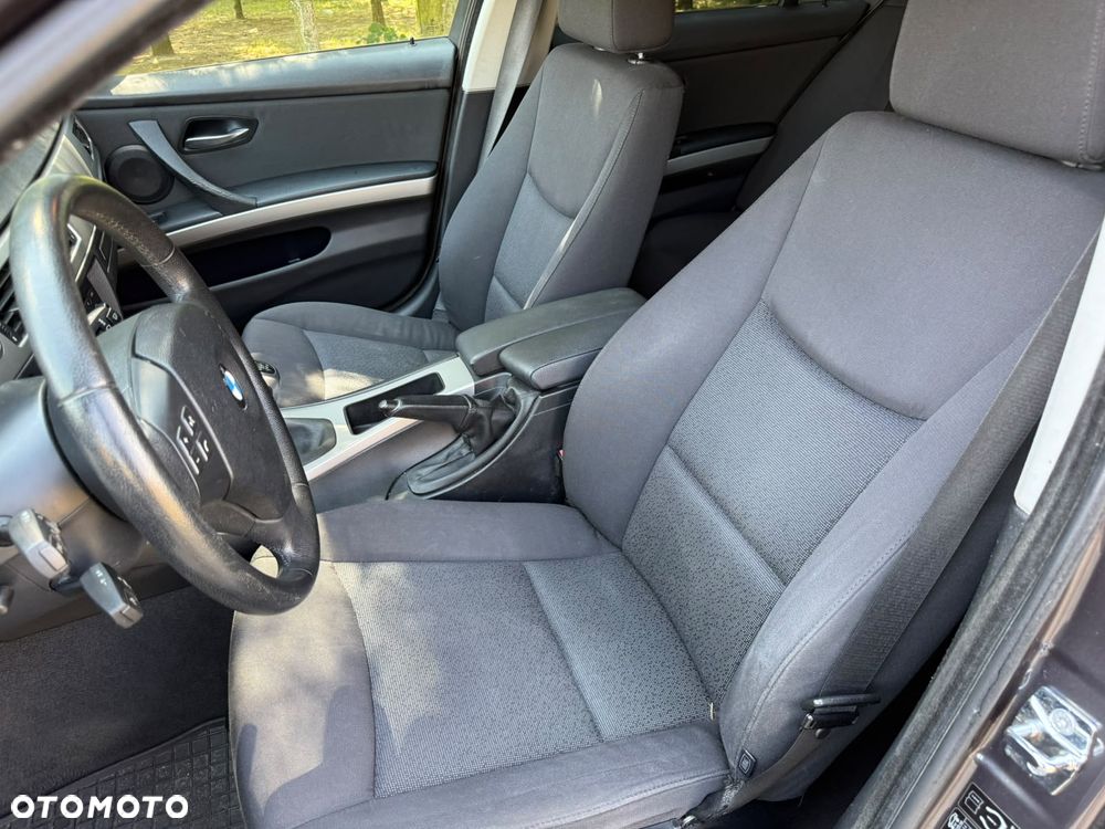 BMW Seria 3 320i - 21