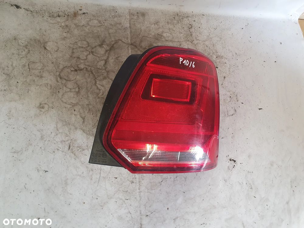 * LAMPA TYLNA PRAWA TYŁ PRAWO VOLKSWAGEN POLO 5 6R LED - 3