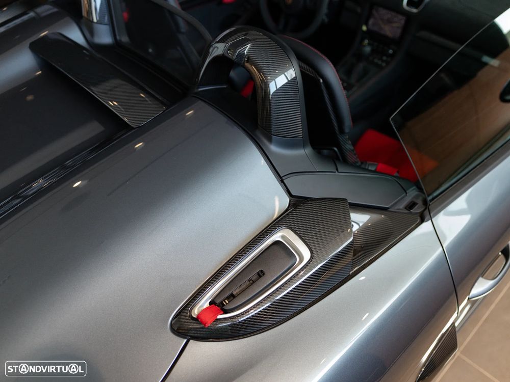 Porsche 718 Spyder - 31