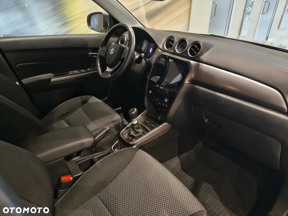 Suzuki Vitara 1.4 Boosterjet mHEV Premium Plus 2WD - 11