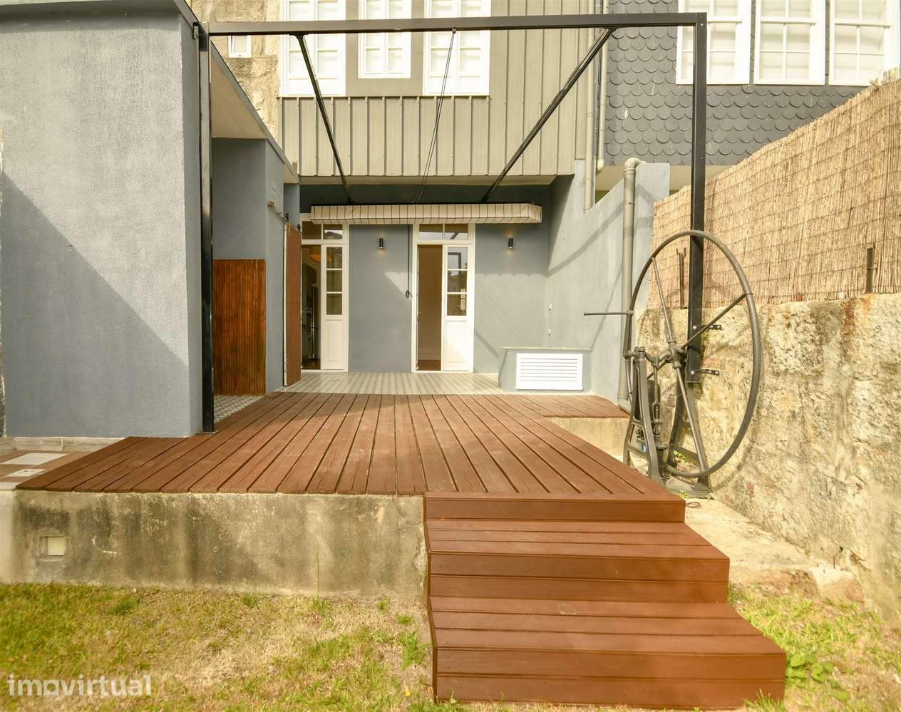 Moradia T3 com jardim + espaço independente de 70 m² |junto à Marechal - Grande imagem: 2/60