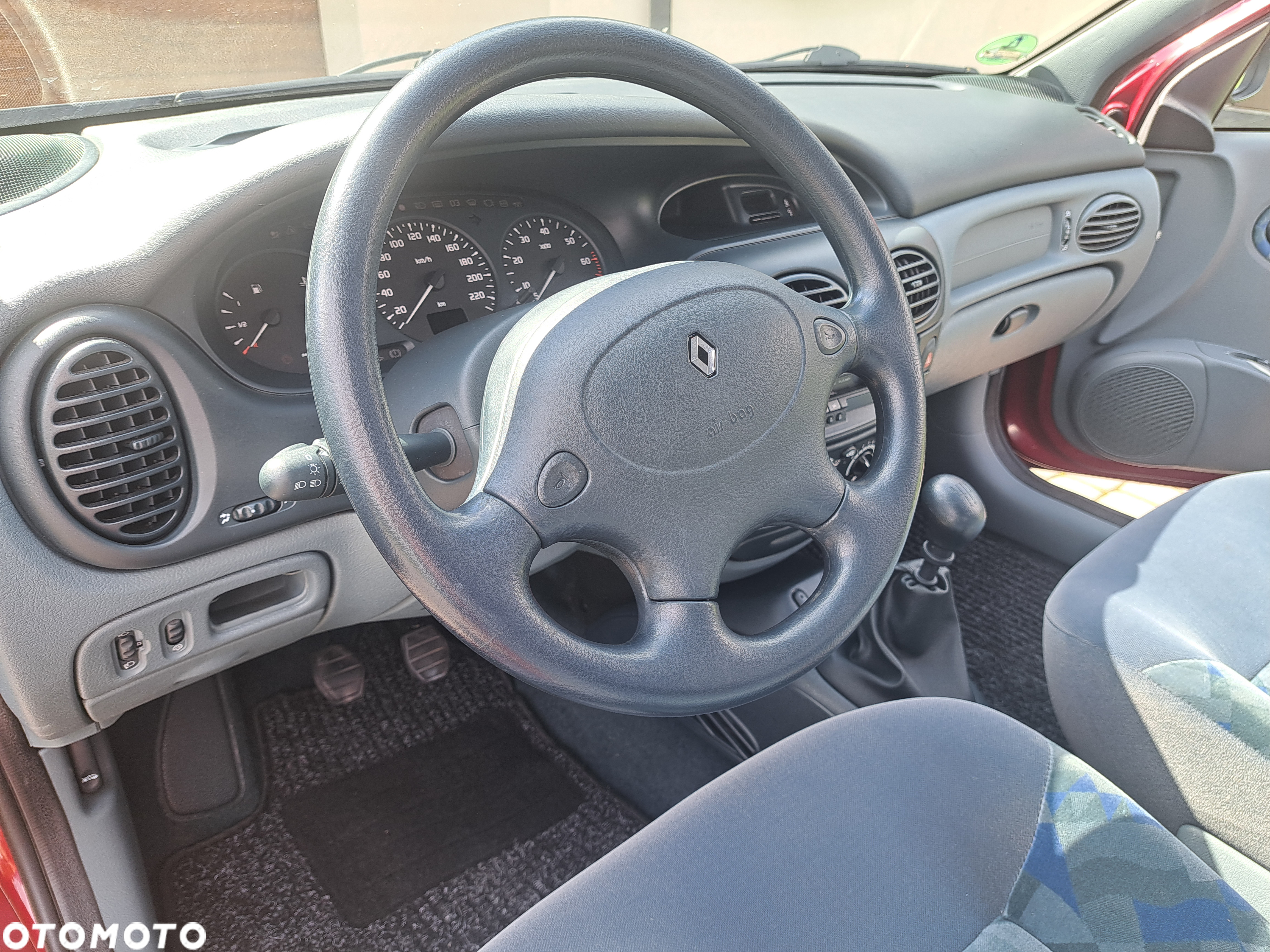Renault Megane 2.0 RT - 25