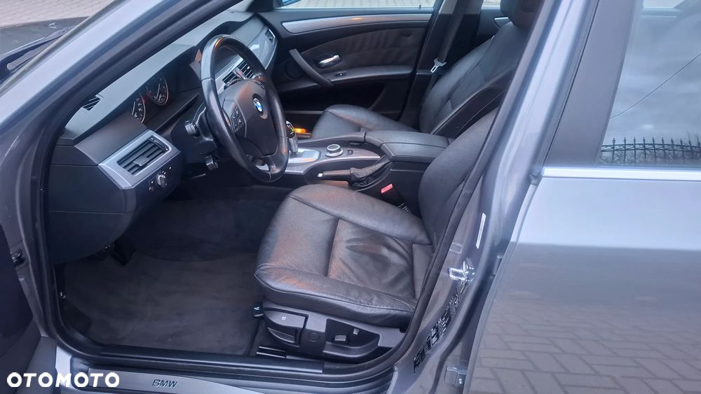 BMW Seria 5 525i - 14