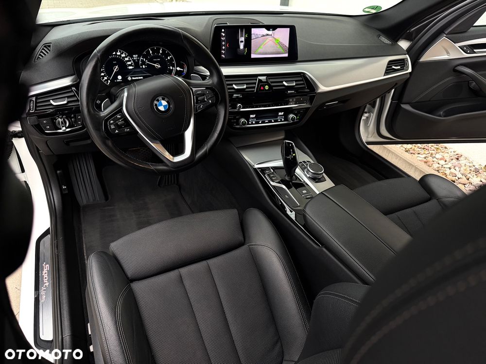 BMW Seria 5 520d xDrive Sport Line sport - 17