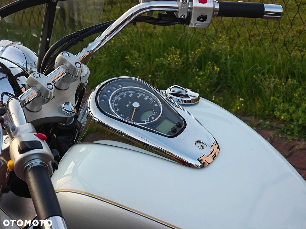 Suzuki Intruder - 24