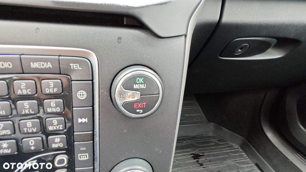Volvo V40 D3 Drive-E SCR Momentum - 9