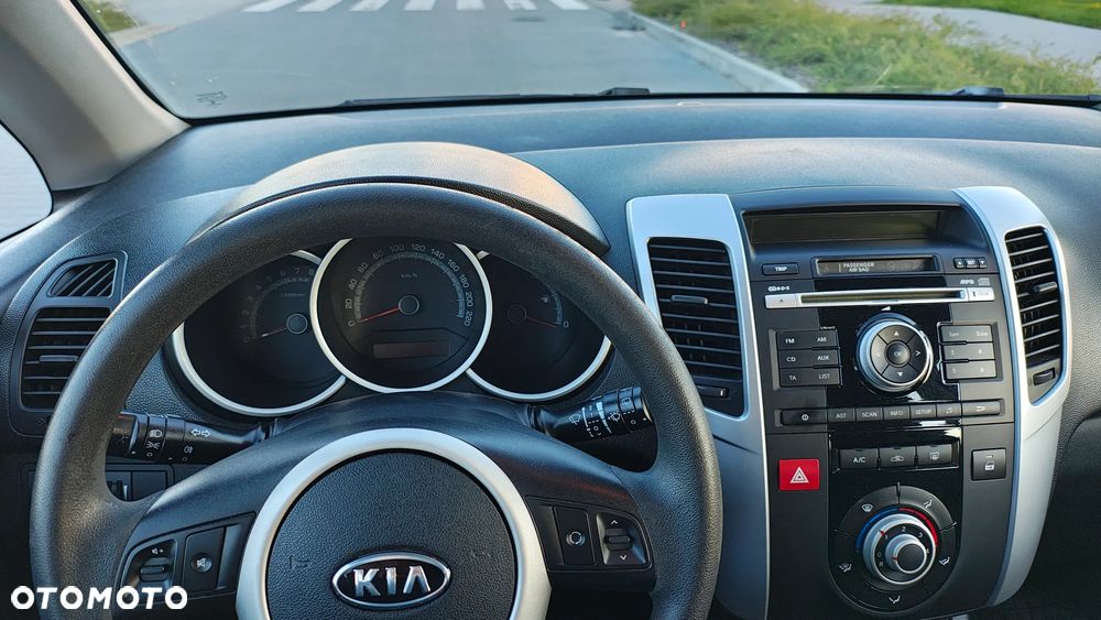 Kia Venga - 15