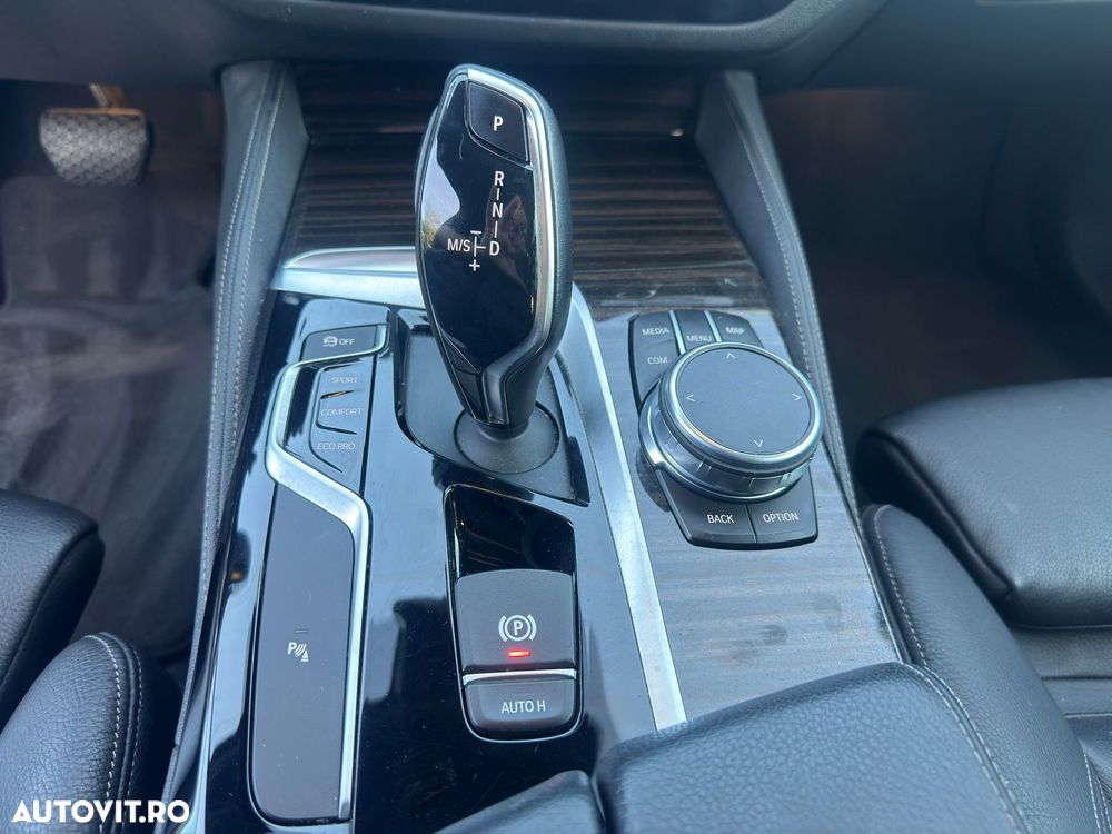 BMW Seria 5 520d Aut. Luxury Line - 17