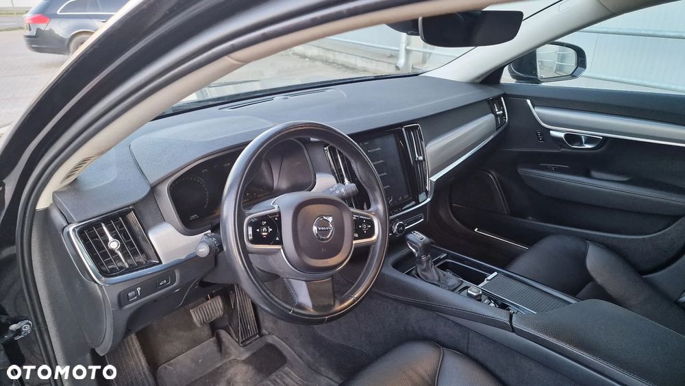 Volvo V90 D4 Momentum - 9