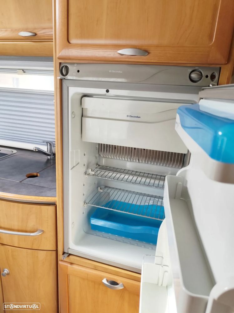 Hymer Car B 654 - 18
