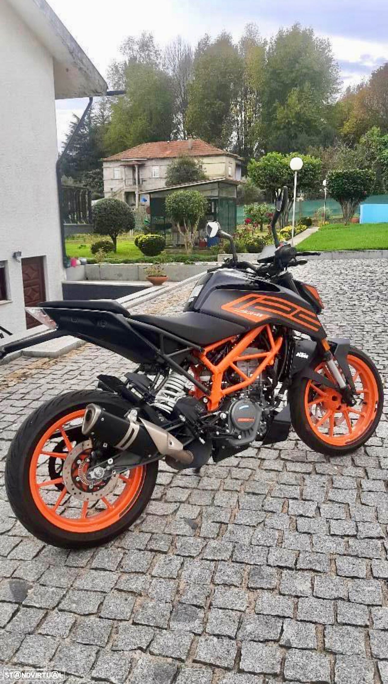 KTM 125 Duke - 1