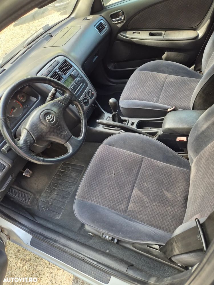 Toyota Avensis 1.6 Sdn. Linea Terra - 5