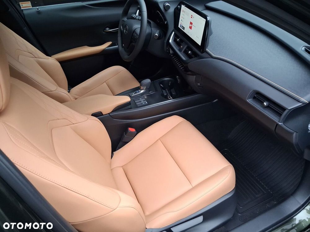 Lexus UX 300h F Sport Design - 25