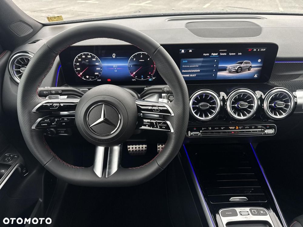 Mercedes-Benz GLB - 24