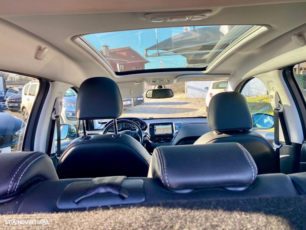 Peugeot 2008 PureTech 110 Stop&Start GT-Line Edition - 4