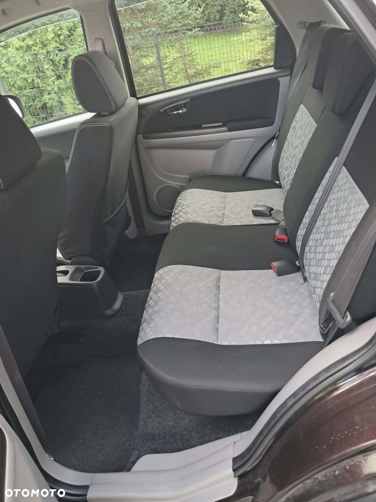 Suzuki SX4 Classic 1.6 VVT 4x4 Style - 9
