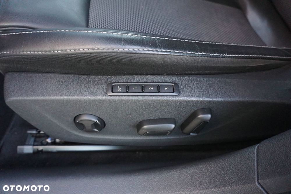 Skoda Octavia 2.0 TDI DSG Exclusive Plus - 13