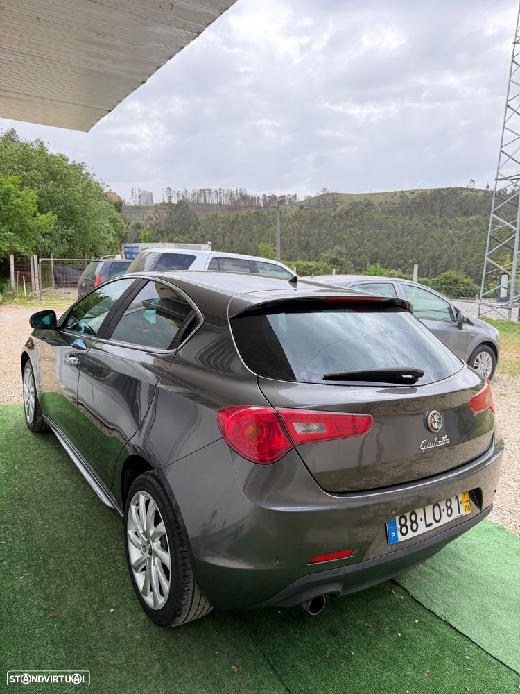 Alfa Romeo Giulietta 1.6 JTDM 16V Turismo - 4