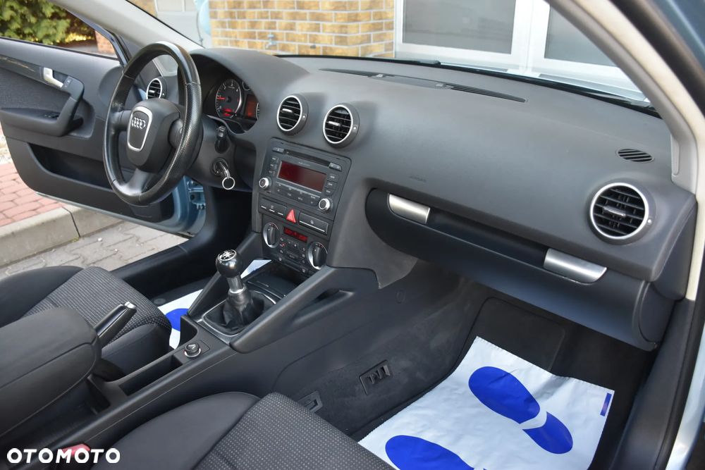 Audi A3 Sportback 2.0 TDI Ambiente - 10