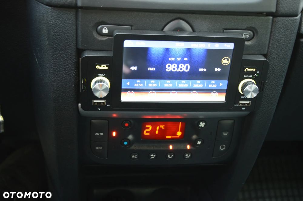 Renault Clio - 7