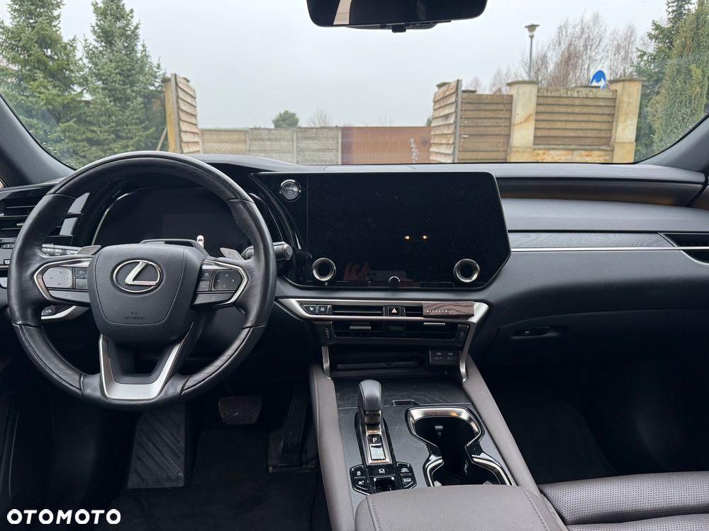 Lexus RX 450h+ Omotenashi - 8
