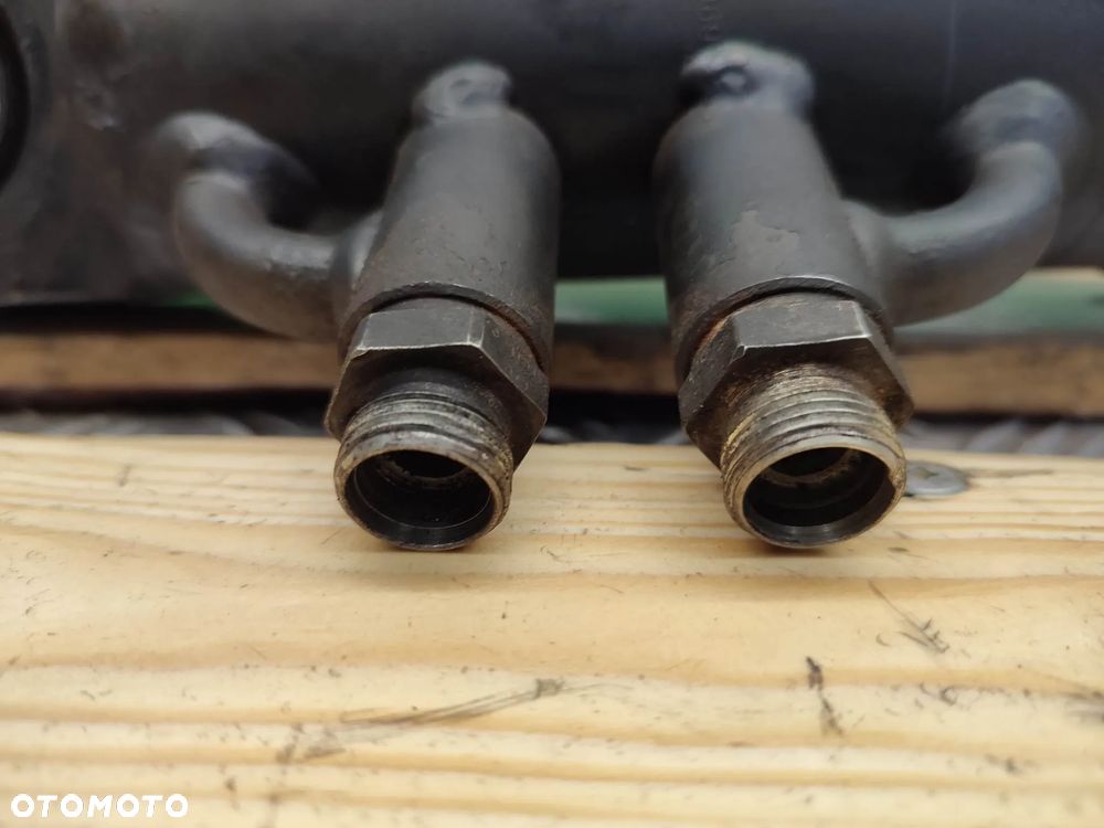 Siłownik poziomowania osi Massey Ferguson 7616 (980080512023) - 5