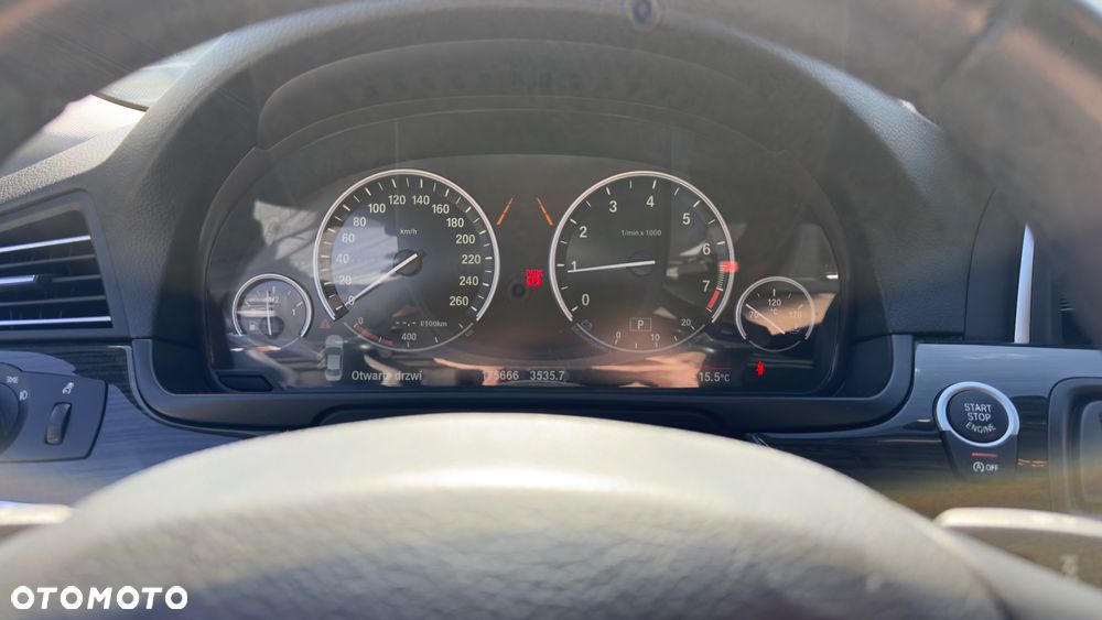 BMW Seria 5 528i xDrive Modern Line - 13