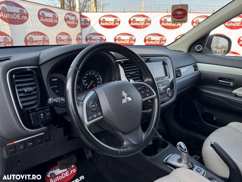 Mitsubishi Outlander - 6