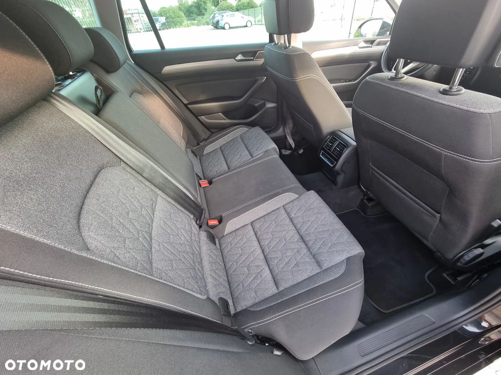 Volkswagen Passat Variant 2.0 TDI SCR DSG Business - 9