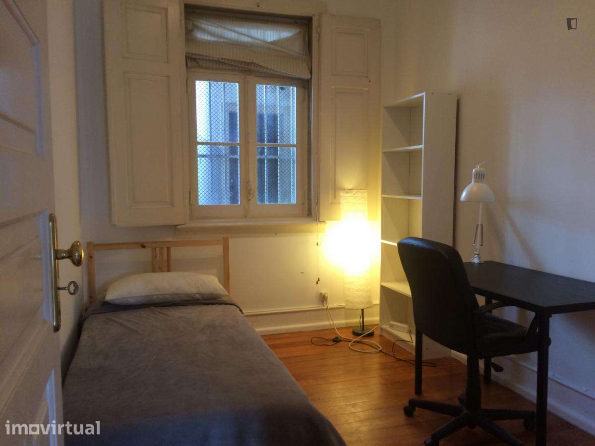 Quarto - localizado em Alameda Lisbon - Grande imagem: 2/17