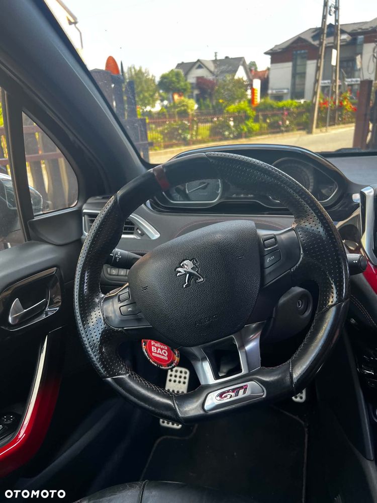 Peugeot 208 - 4