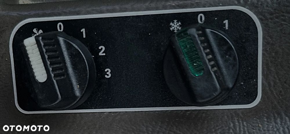 Manitou 523 MonoUltra Ładowarka teleskopowa 5m 2,3 tony Posuw wideł Hydr. łyżka Klima 2x kamera PERKINS z Komuny Norweskiej! Jak Nowa 3136 mtg Zero luzów wycieków SERWISY DEKRA - 39