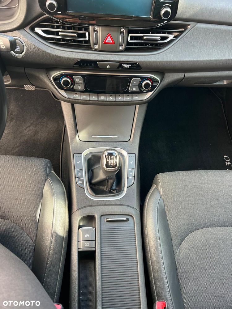 Hyundai i30 1.5 T-GDI 48V Premium - 10