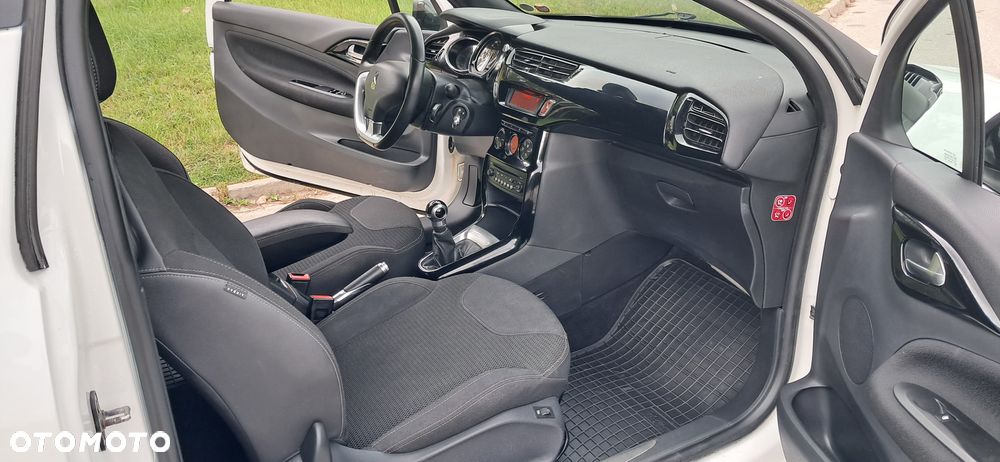 Citroën DS3 1.6 HDi 99g SoChic - 19