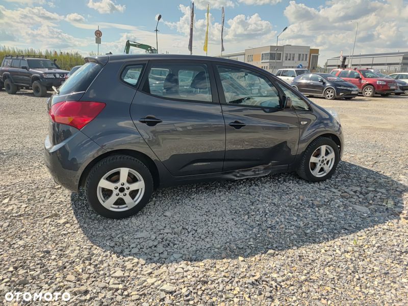 Kia Venga - 7