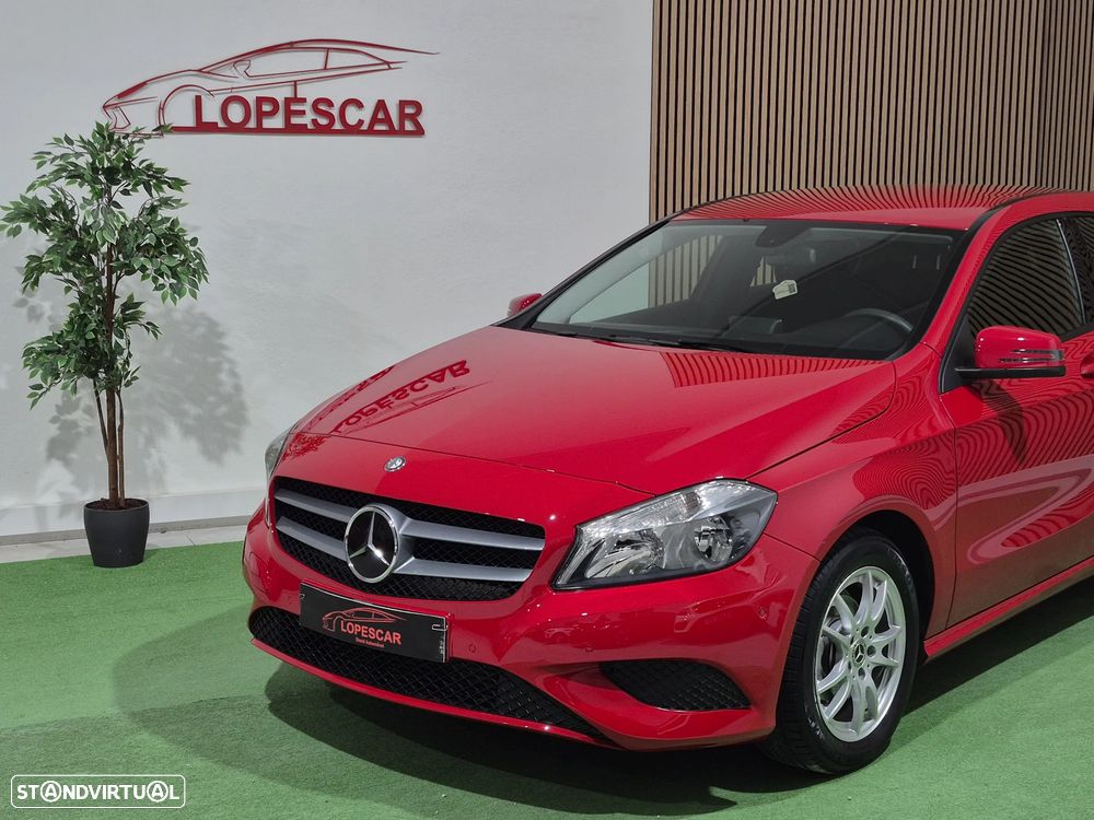 Mercedes-Benz A 180 2013 photo 2