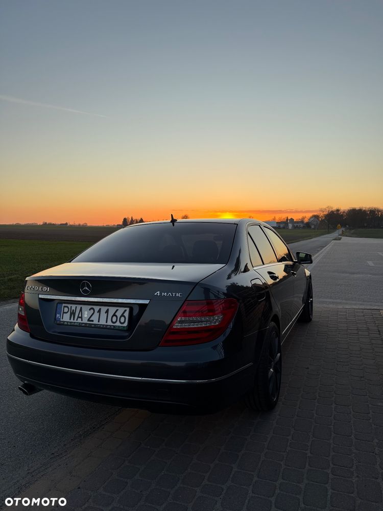Mercedes-Benz Klasa C 220 d 4-Matic 7G-TRONIC - 3