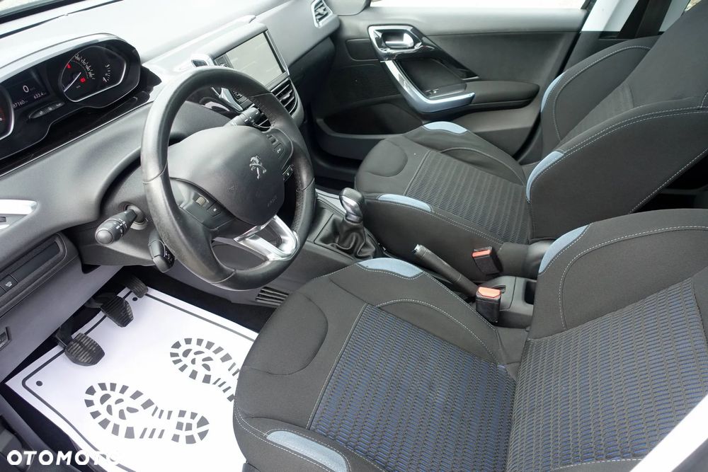 Peugeot 208 e-HDi 92 Stop&Start Style - 9