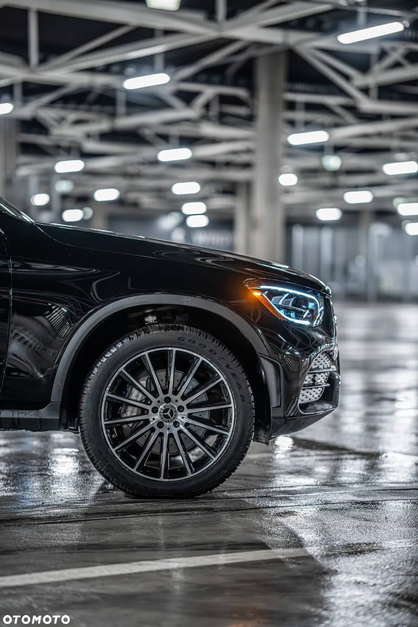 Mercedes-Benz GLC 300 4Matic 9G-TRONIC AMG Line - 11