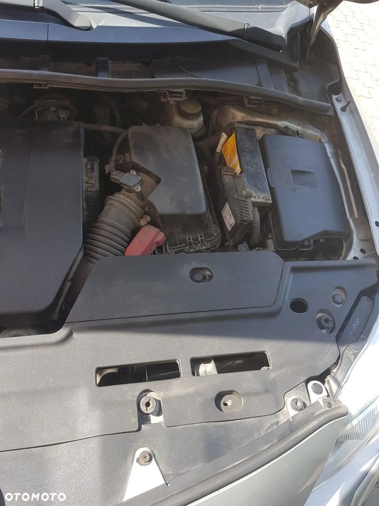 Toyota Corolla 1.6 Luna - 4